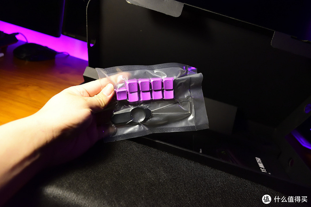 艳而不妖RGB键盘—CoolerMaster 酷冷至尊 MK750 RGB 茶轴机械键盘 开箱