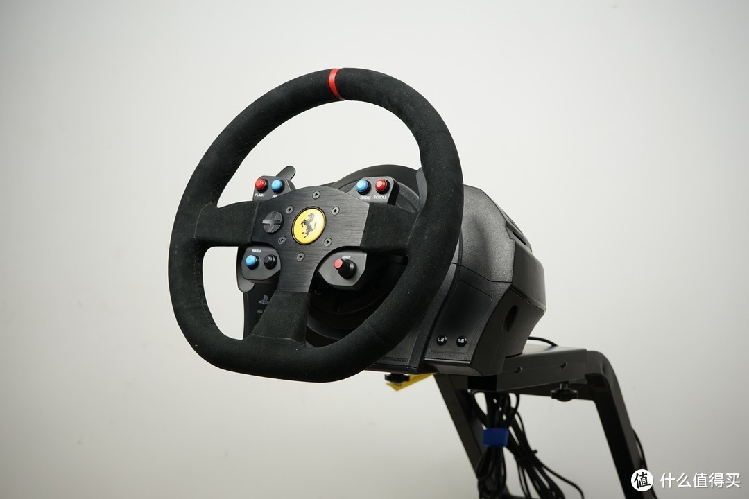 梦想有台法拉利，最后只能买个法拉利模拟器—THRUSTMASTER 图马思特 T300法拉利版 游戏方向盘