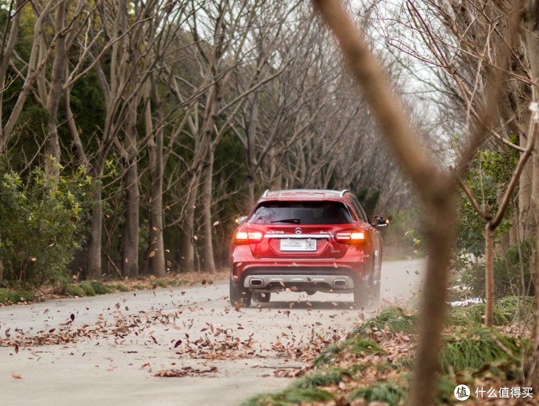 运动的时代—试驾Mercedes-Benz 奔驰 GLA260 4 MATIC 运动型