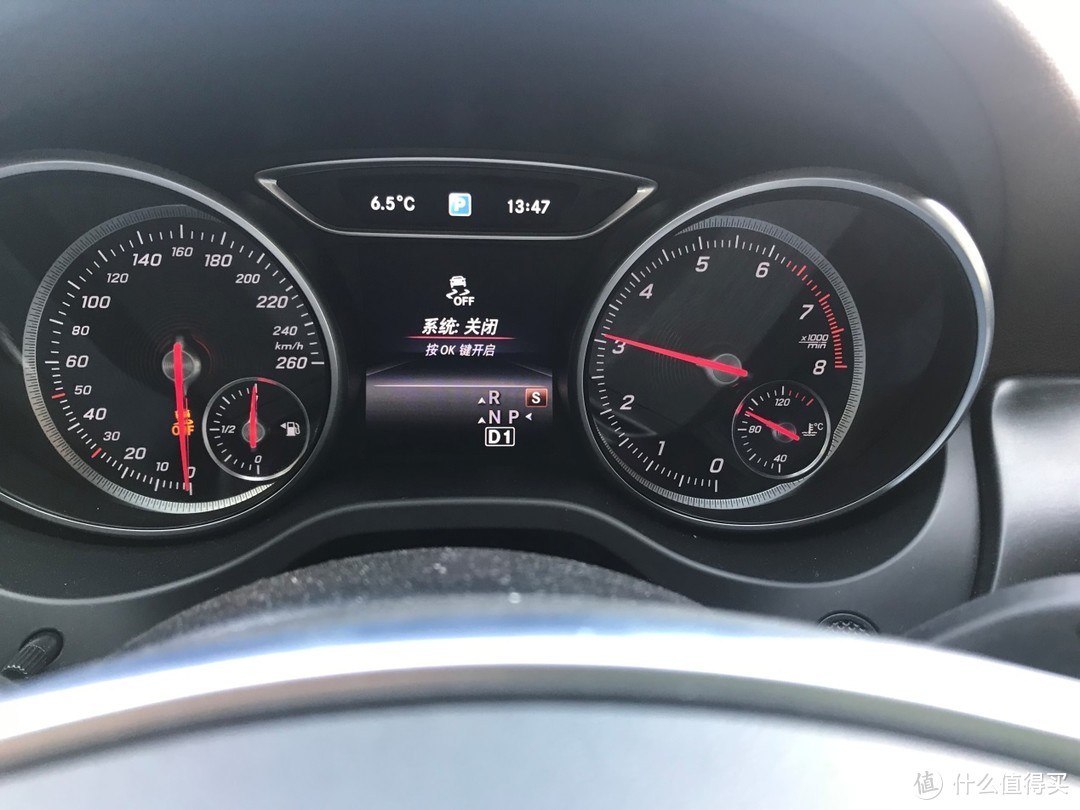 运动的时代—试驾Mercedes-Benz 奔驰 GLA260 4 MATIC 运动型