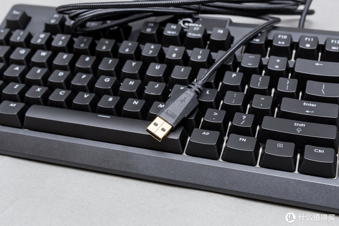 便宜有好货：芝奇 RIPJAWS KM560 背光电竞版 87键机械键盘