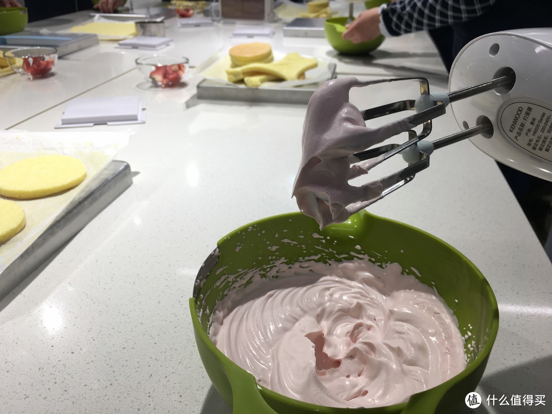 拯救吃灰烤箱—草莓滴落蛋糕详细制作过程