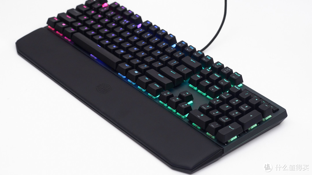 三面氛围灯：CoolerMaster 酷冷至尊 MK750 RGB 机械键盘 开箱体验