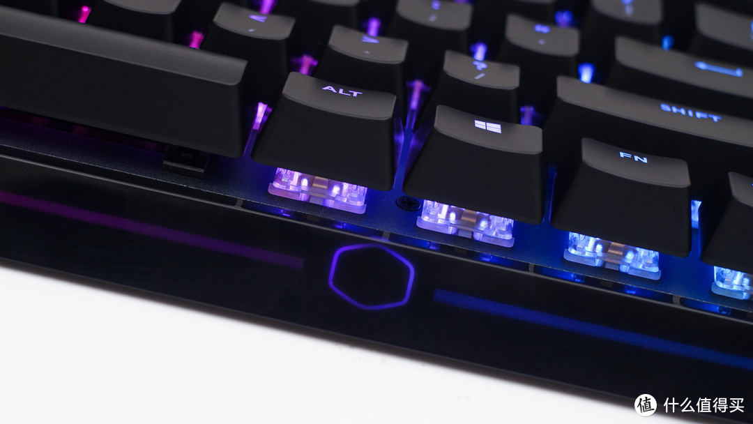 三面氛围灯：CoolerMaster 酷冷至尊 MK750 RGB 机械键盘 开箱体验