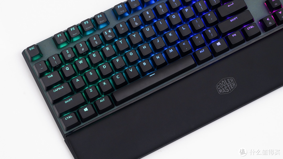 三面氛围灯：CoolerMaster 酷冷至尊 MK750 RGB 机械键盘 开箱体验