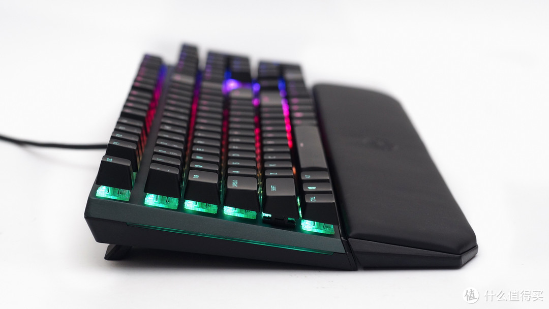 三面氛围灯：CoolerMaster 酷冷至尊 MK750 RGB 机械键盘 开箱体验