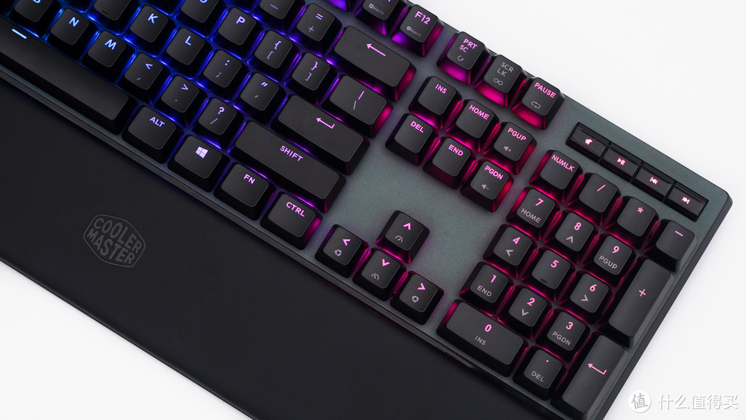 三面氛围灯：CoolerMaster 酷冷至尊 MK750 RGB 机械键盘 开箱体验