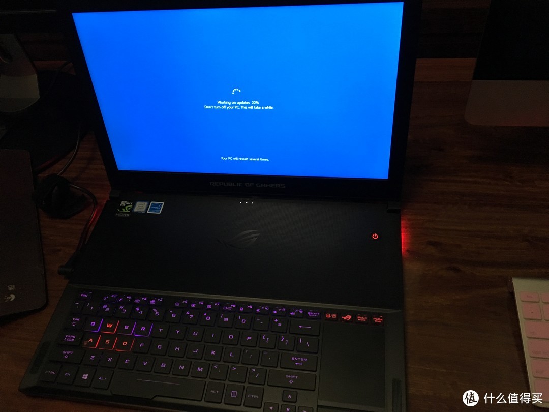 #原创新人#败家之眼：ASUS 华硕 ROG玩家国度 GX501 游戏本 开箱