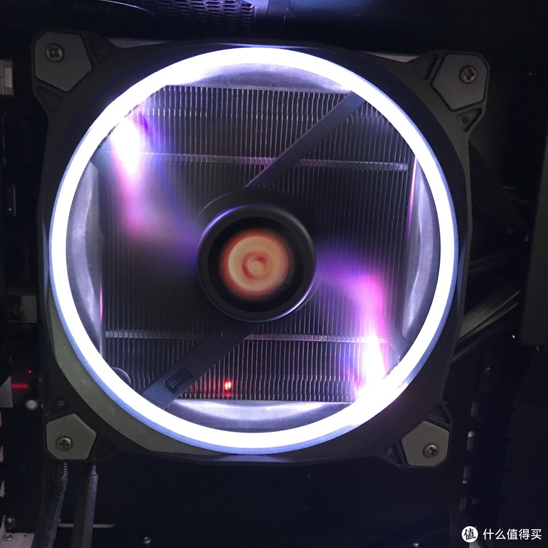 Thermaltake 曜越 Riing 14 LED RGB 256 Colors Fan 风扇 轻晒单