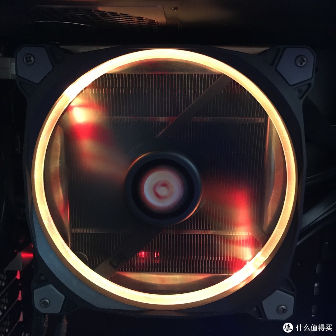 Thermaltake 曜越 Riing 14 LED RGB 256 Colors Fan 风扇 轻晒单