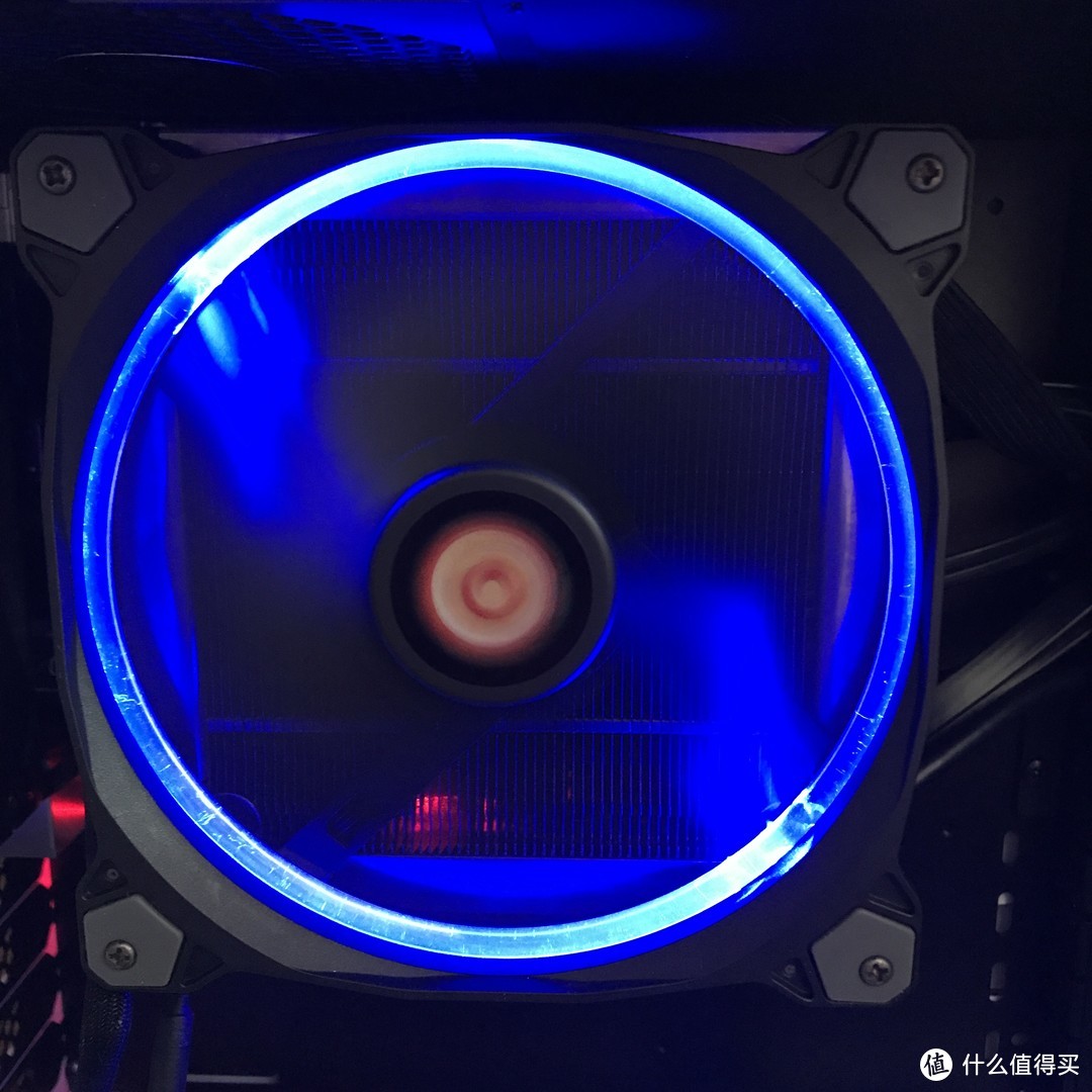 Thermaltake 曜越 Riing 14 LED RGB 256 Colors Fan 风扇 轻晒单