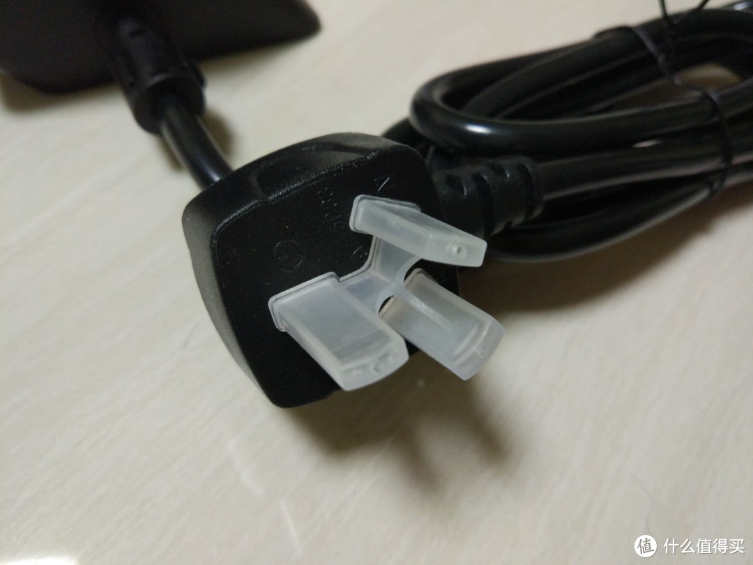 飞利浦 便携迷你USB桌面旅行插座