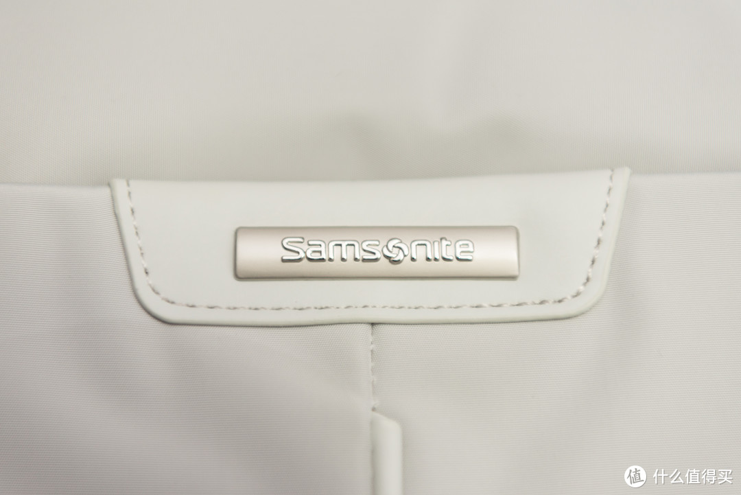 #女神节礼物# 送给家里女神的礼物—Samsonite 新秀丽 13.3英寸 BP2*28002 浅灰色 双肩包 开箱