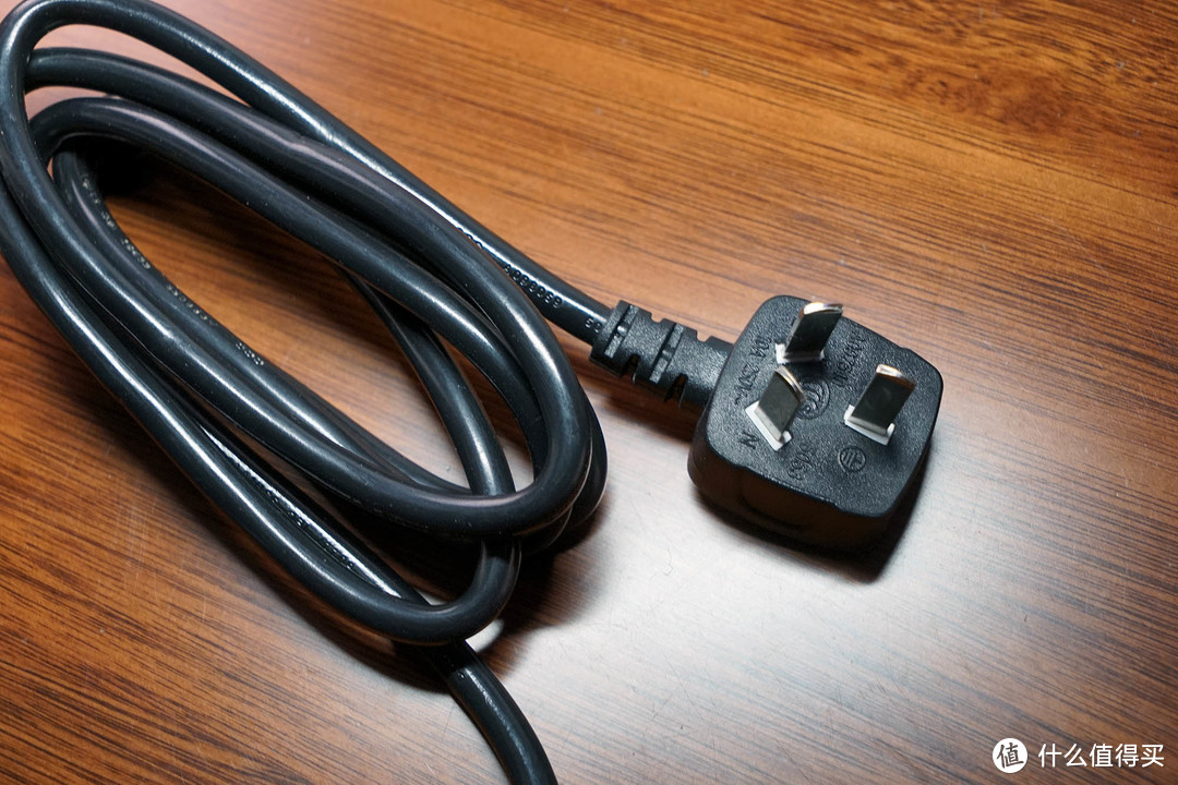 妈妈再也不用担心我的充电问题了——飞利浦便携迷你USB桌面旅行插座