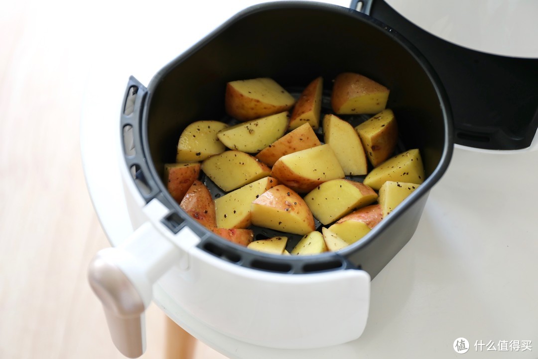 你的空气炸锅只炸过薯条？来挖掘下空气炸的潜力吧：酥炸龙利鱼、风味薯角、鸡肉串烧