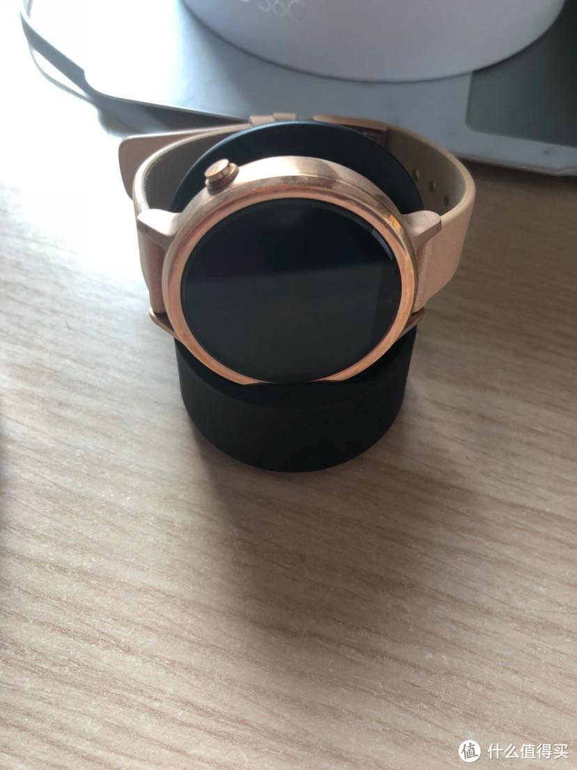 拔了一棵种了三年的草，想不到根都烂了：MOTOROLA 摩托罗拉 Moto360 二代 智能手表