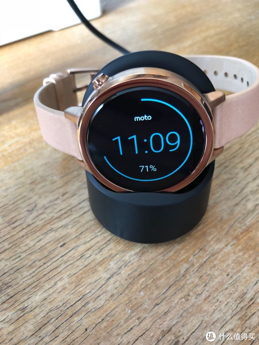 拔了一棵种了三年的草，想不到根都烂了：MOTOROLA 摩托罗拉 Moto360 二代 智能手表