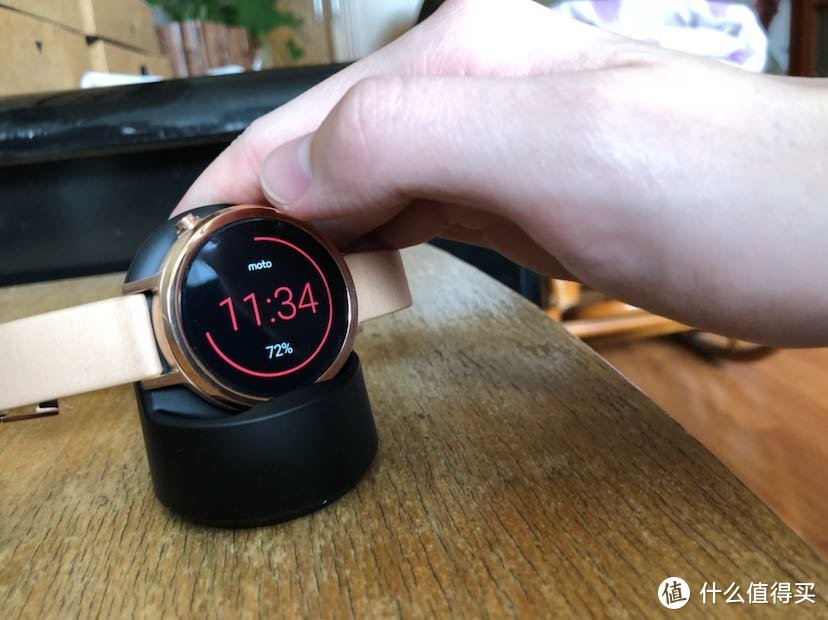 拔了一棵种了三年的草，想不到根都烂了：MOTOROLA 摩托罗拉 Moto360 二代 智能手表