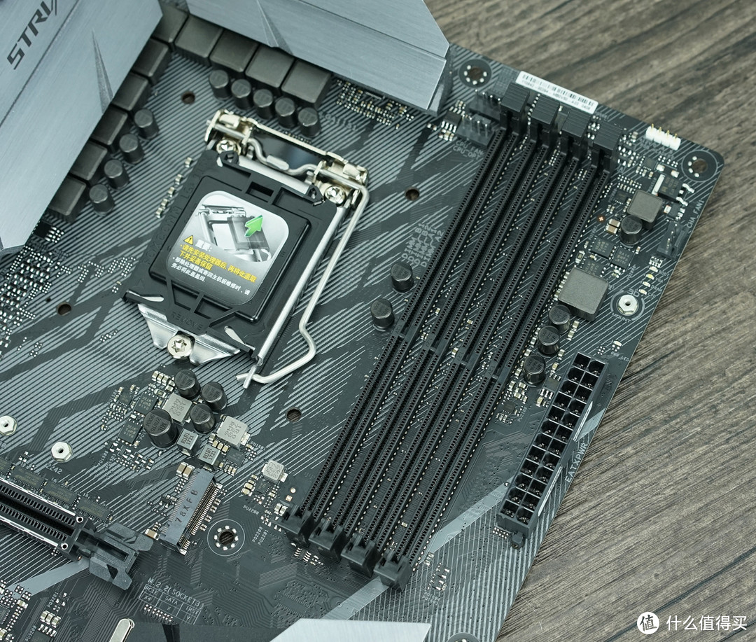 #原创新人#年轻人的第一台RGB主机：ASUS 华硕 ROG STRIX Z370-F GAMING主板 开箱体验