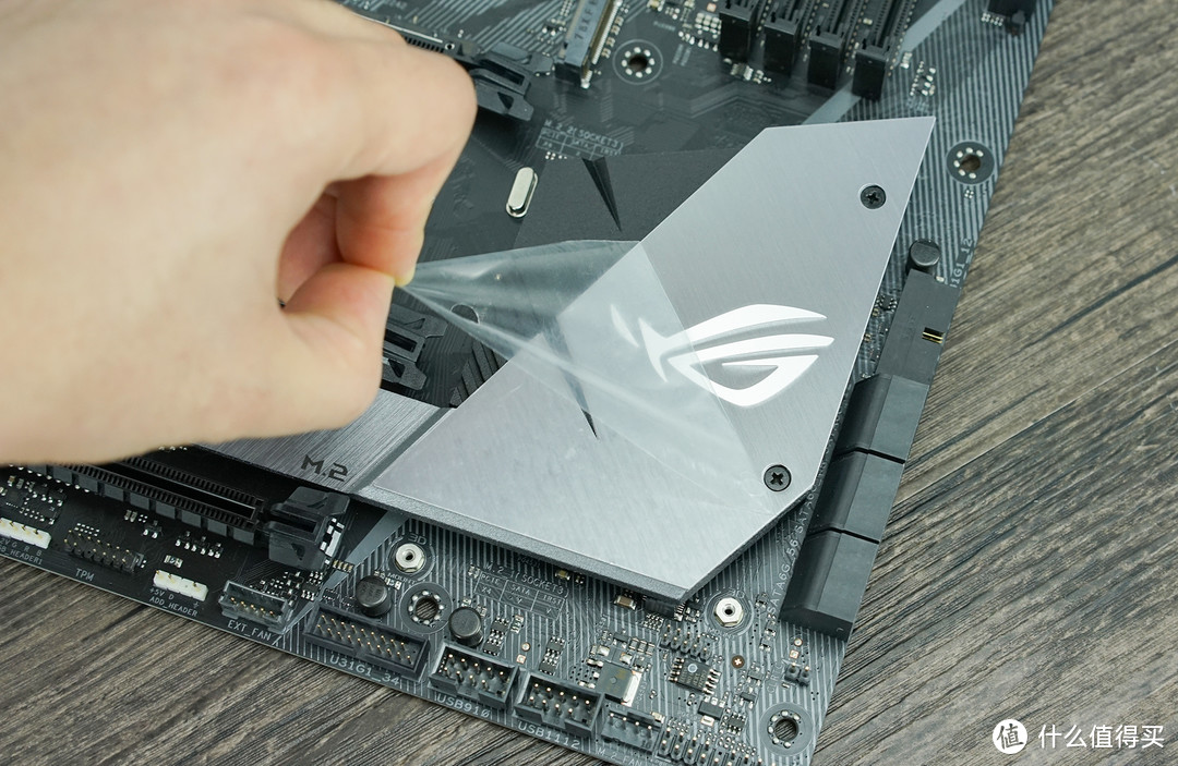 #原创新人#年轻人的第一台RGB主机：ASUS 华硕 ROG STRIX Z370-F GAMING主板 开箱体验