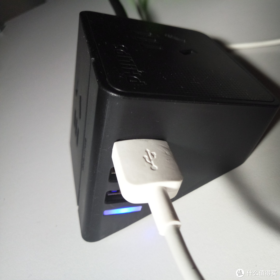 张大妈的新年惊喜——飞利浦便携迷你USB桌面旅行插座众测