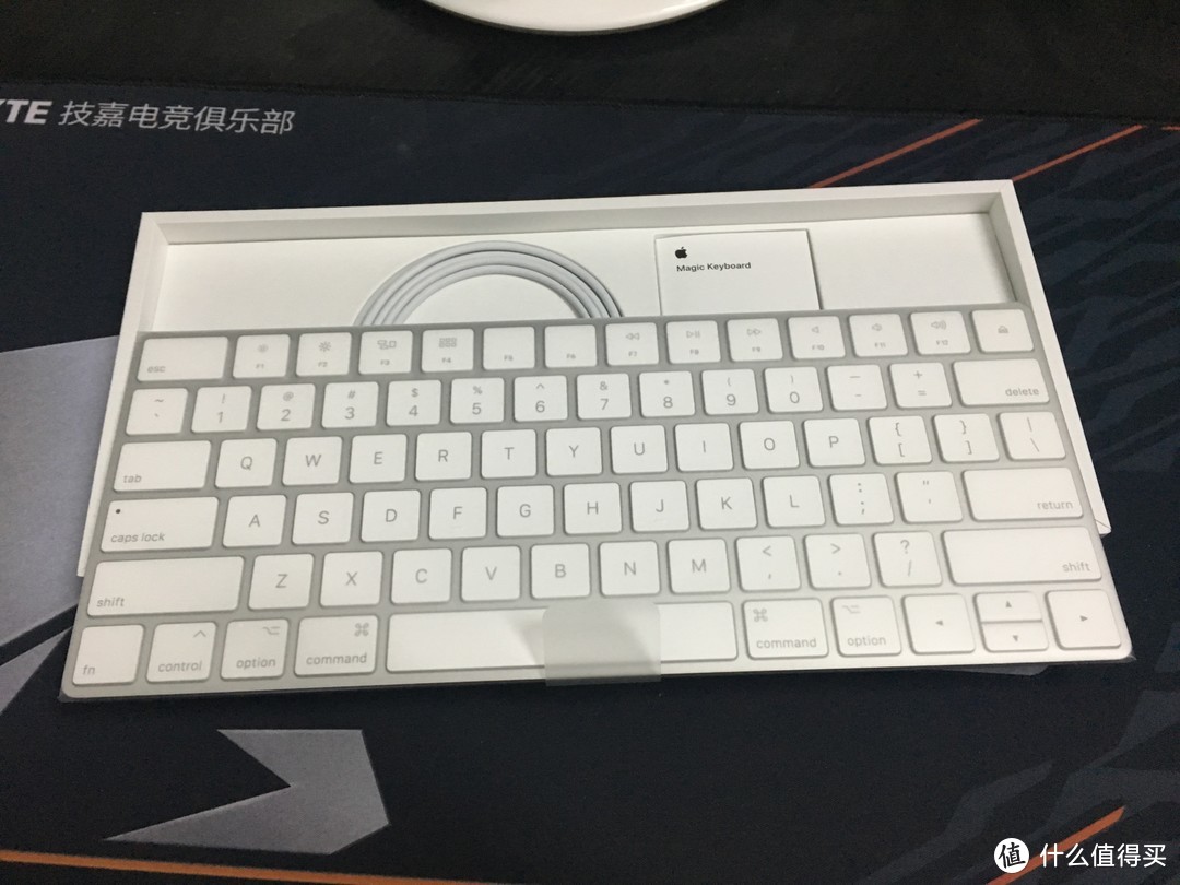 APPLE官配“Magic Keyborad 2”  键盘 开箱