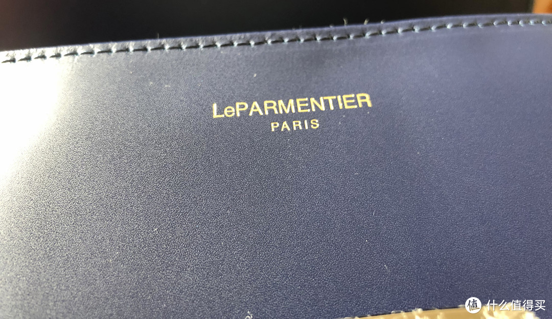 好看好用的LE PARMENTIER Lutece 小号宝蓝色女包使用评测