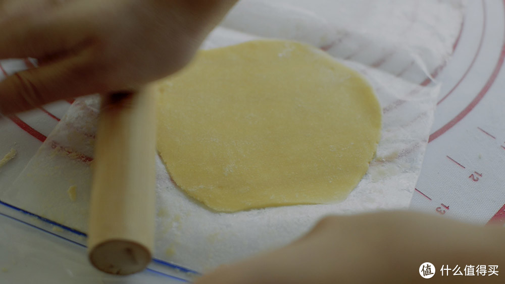 视频 · 三月不减肥！厨师机揉面 自制冰火菠萝油