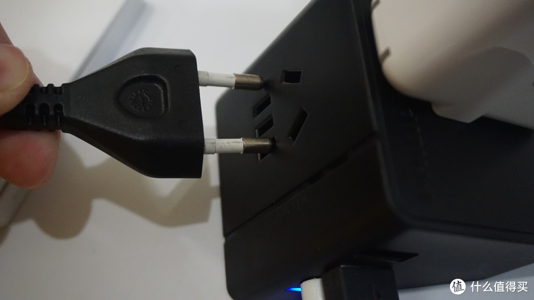 玩出新花样——飞利浦 便携迷你USB桌面旅行插座实际体验