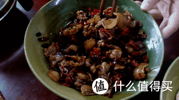 长沙南城开了9年的家菜馆，有一口惊艳的醋炒蛋和芋头牛腩