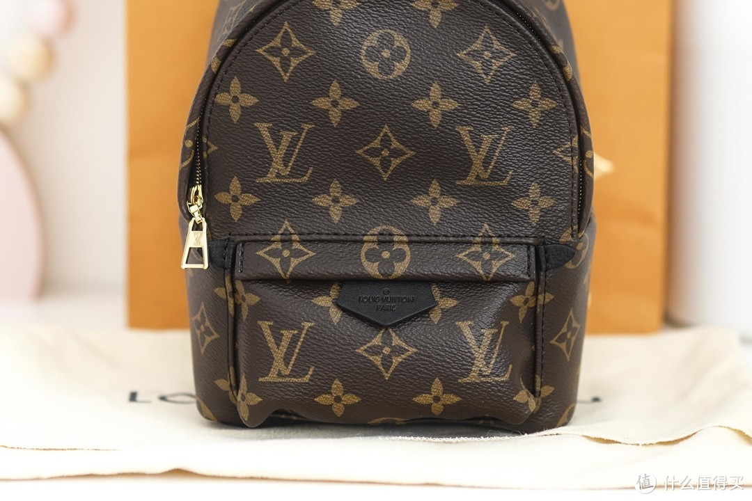 一个包竟有多种背法？小仙女的百搭单品 LOUIS VUITTON 路易威登 MONOGRAM系列 迷你双肩包