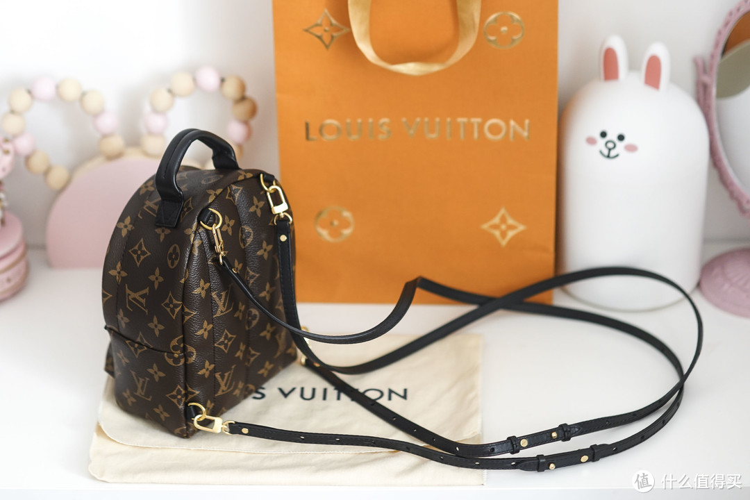 一个包竟有多种背法？小仙女的百搭单品 LOUIS VUITTON 路易威登 MONOGRAM系列 迷你双肩包