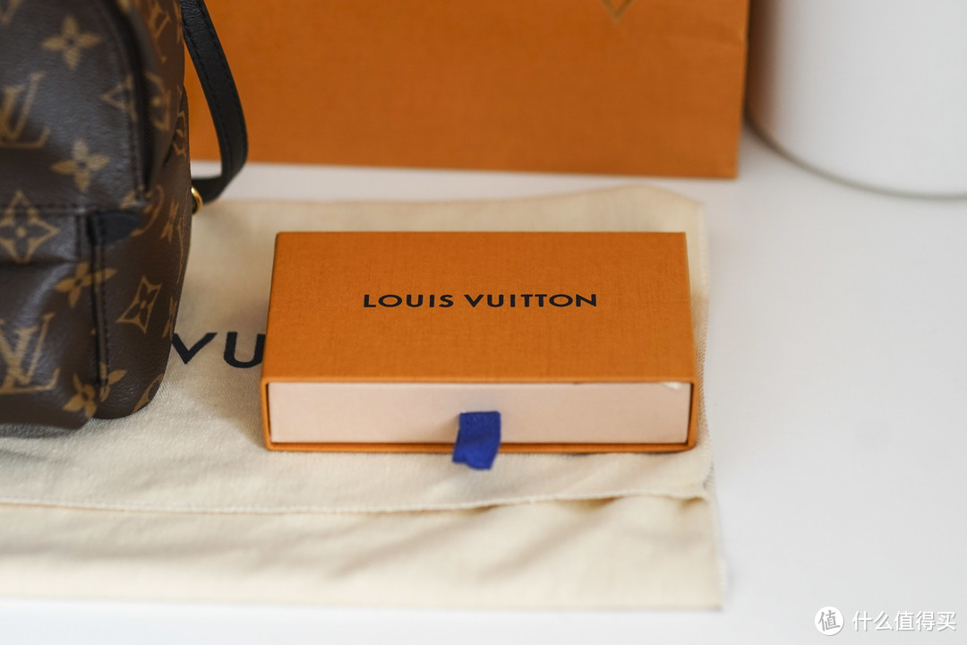 一个包竟有多种背法？小仙女的百搭单品 LOUIS VUITTON 路易威登 MONOGRAM系列 迷你双肩包