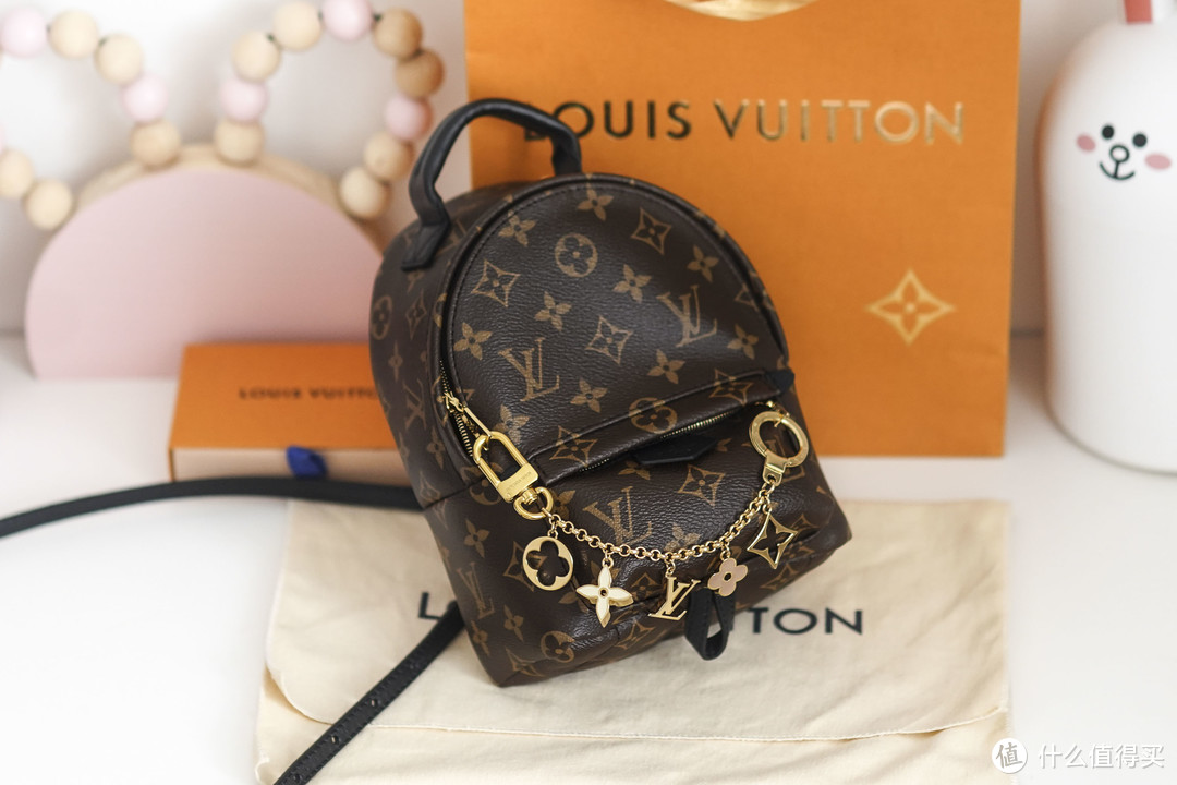 一个包竟有多种背法？小仙女的百搭单品 LOUIS VUITTON 路易威登 MONOGRAM系列 迷你双肩包