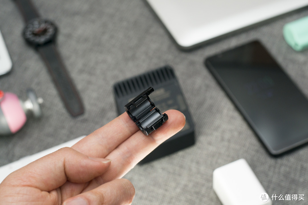 乖巧实用的“飞利浦”便携迷你USB桌面旅行插座