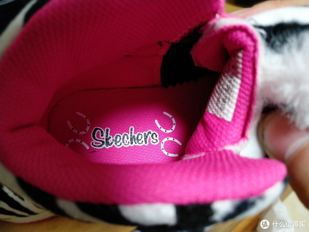 #剁主计划-北京#小萝莉的小斑马：Skechers 斯凯奇 80689 保暖防滑雪地靴 开箱