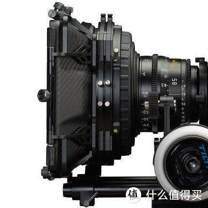  铁头（Tilta）公司为索尼PMW-F55摄像机设计的遮光斗