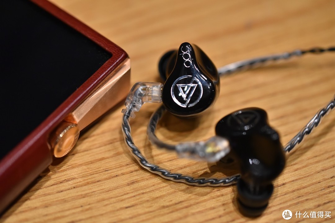 王菲李健林俊杰都在用的定制耳塞品牌，其中这一款兼具现场感与监听范