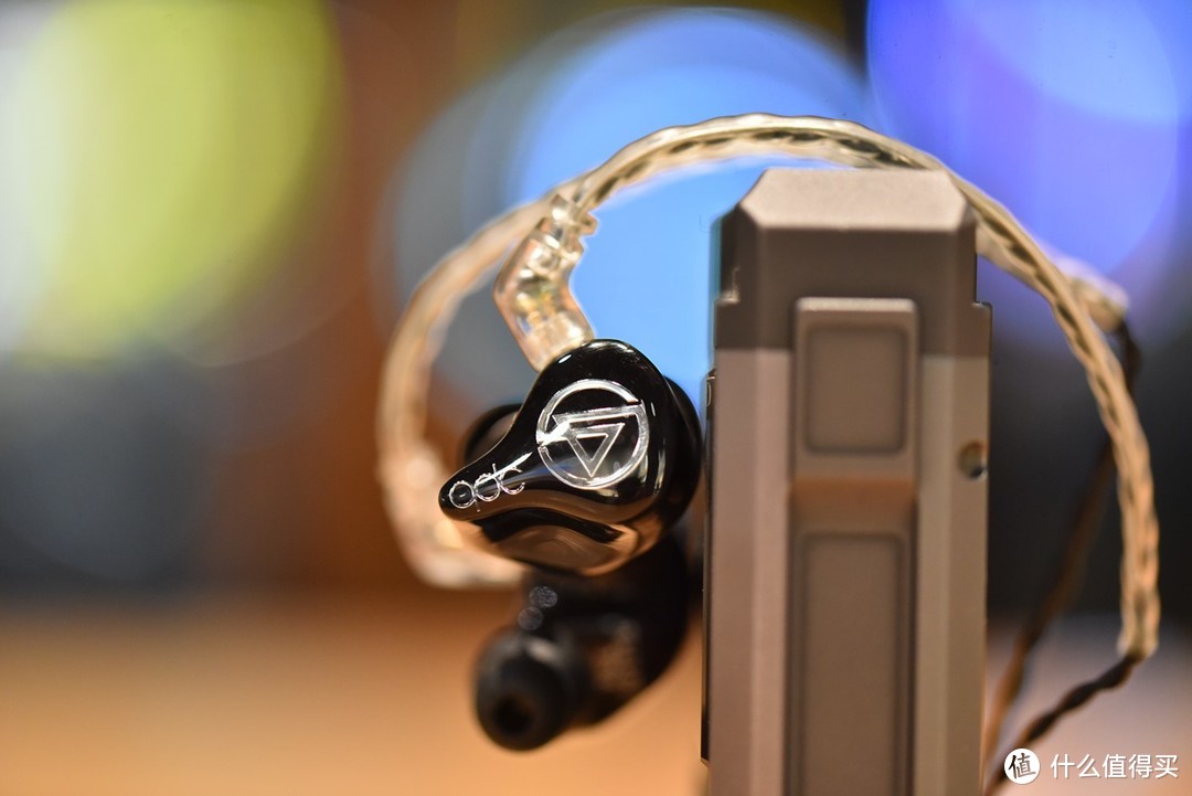 王菲李健林俊杰都在用的定制耳塞品牌，其中这一款兼具现场感与监听范