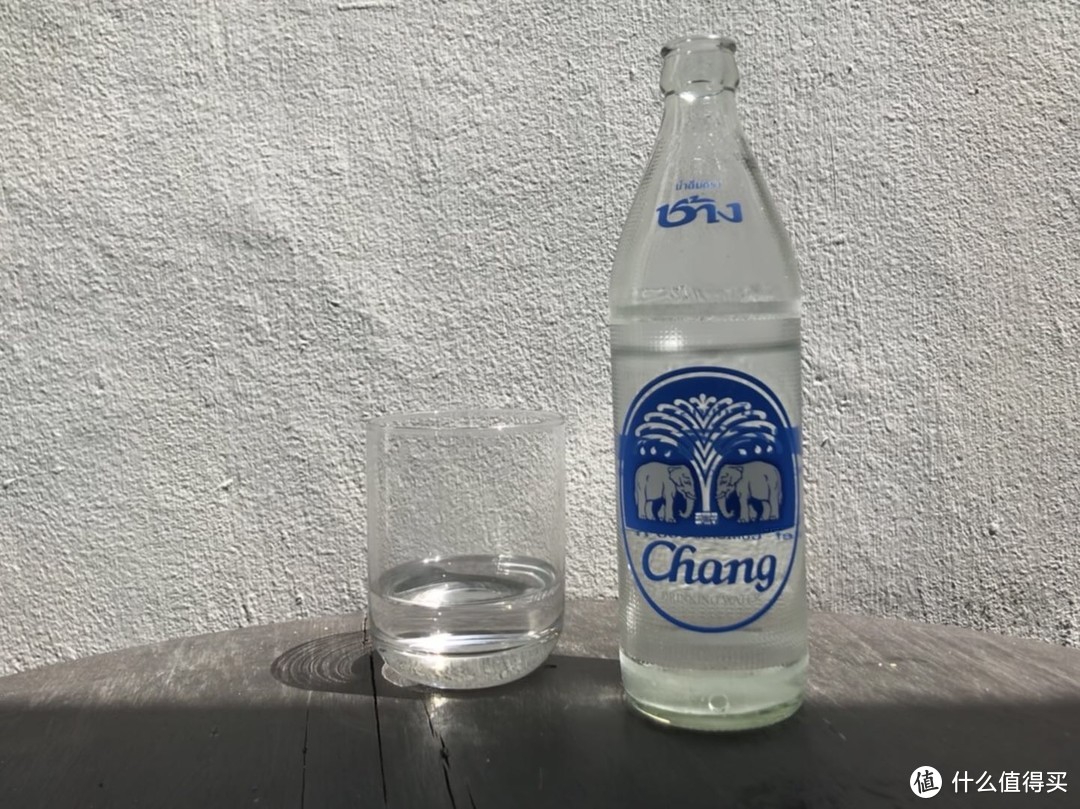 酒店赠的大象牌水，楼主很喜欢这个LOGO