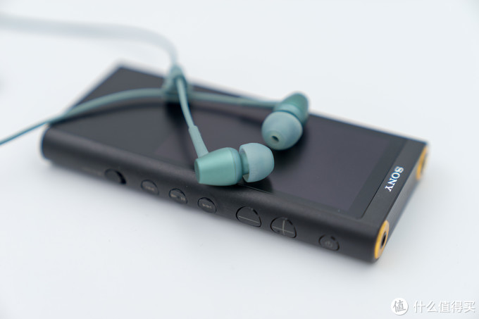 再次进步的颈挂式耳塞—SONY 索尼 H700 耳机 开箱