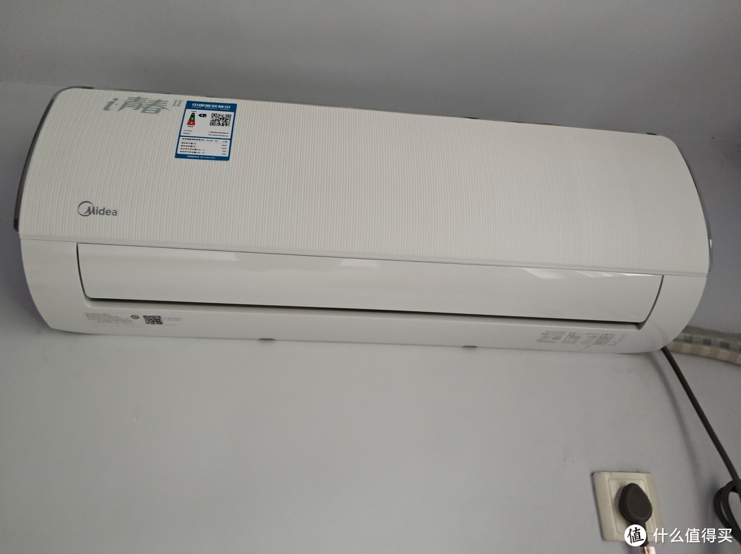 Midea 美的 KFR-26GW/WCEN8A1 大1匹 空调 简单开箱及安装