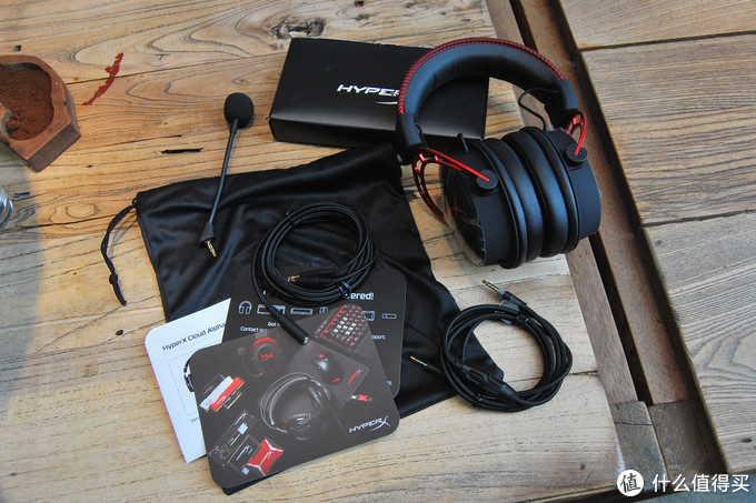 Kingston 金士顿 HyperX 阿尔法游戏耳机和黑鹰S游戏耳机耳机怎么选？