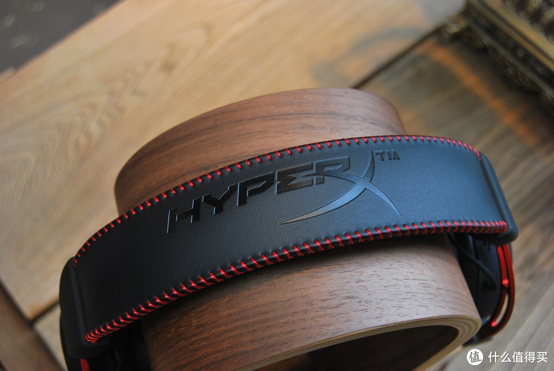 Kingston 金士顿 HyperX 阿尔法游戏耳机和黑鹰S游戏耳机耳机怎么选？