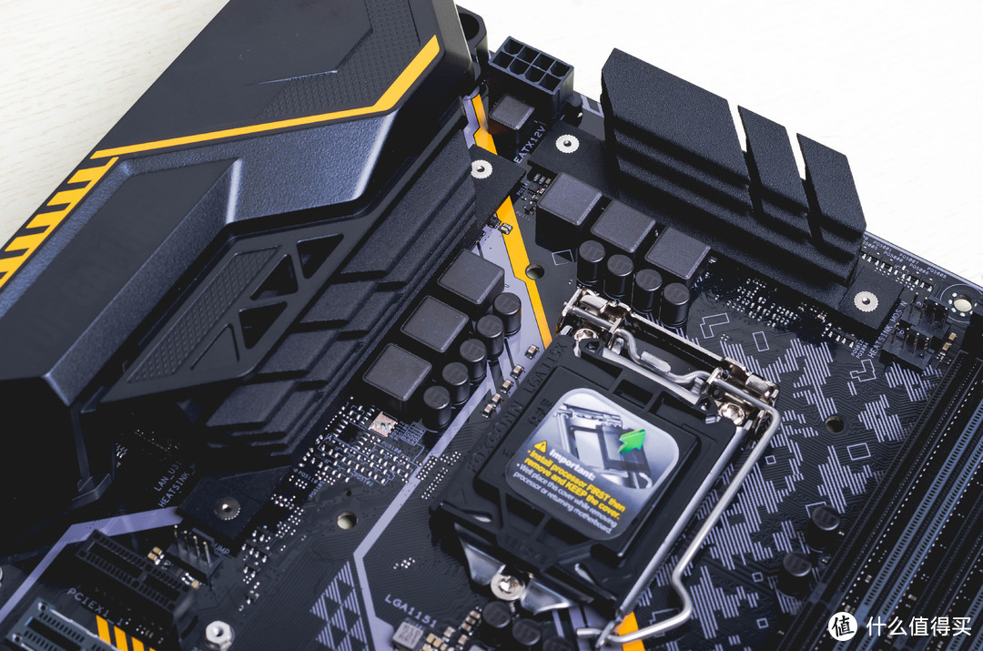 AMD的进攻，还是INTEL的反击？Intel 英特尔 I7-8700K 处理器 加 ASUS 华硕 TUF Z370-PRO 主板装机