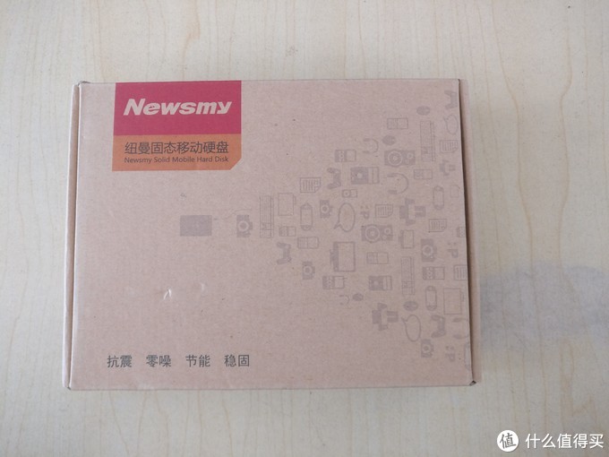 U盘价的入门便携SSD：Newsmy 纽曼 小清风 240G 便携 SSD 硬盘 晒单评测
