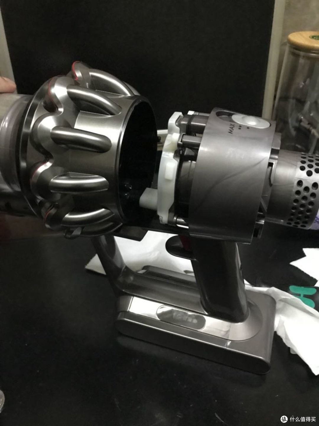 扭开螺丝直接分离