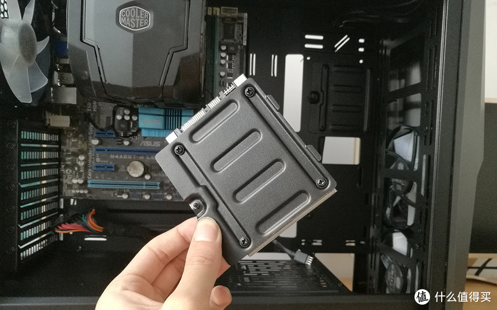 侧透全景玻璃大不同，RGB灯效更显高冷：CoolerMaster 酷冷至尊 毁灭者Ⅲ 中塔机箱 体验