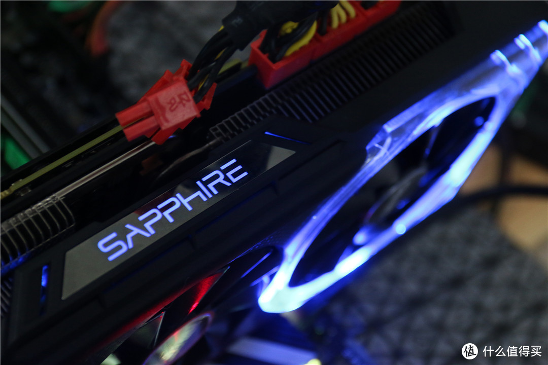 终为2K吃鸡：Sapphire 蓝宝石 RX VEGA 56 超白金限量版 游戏显卡 开箱评测