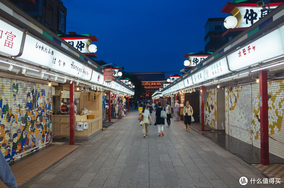 迷失在东京的夜色中